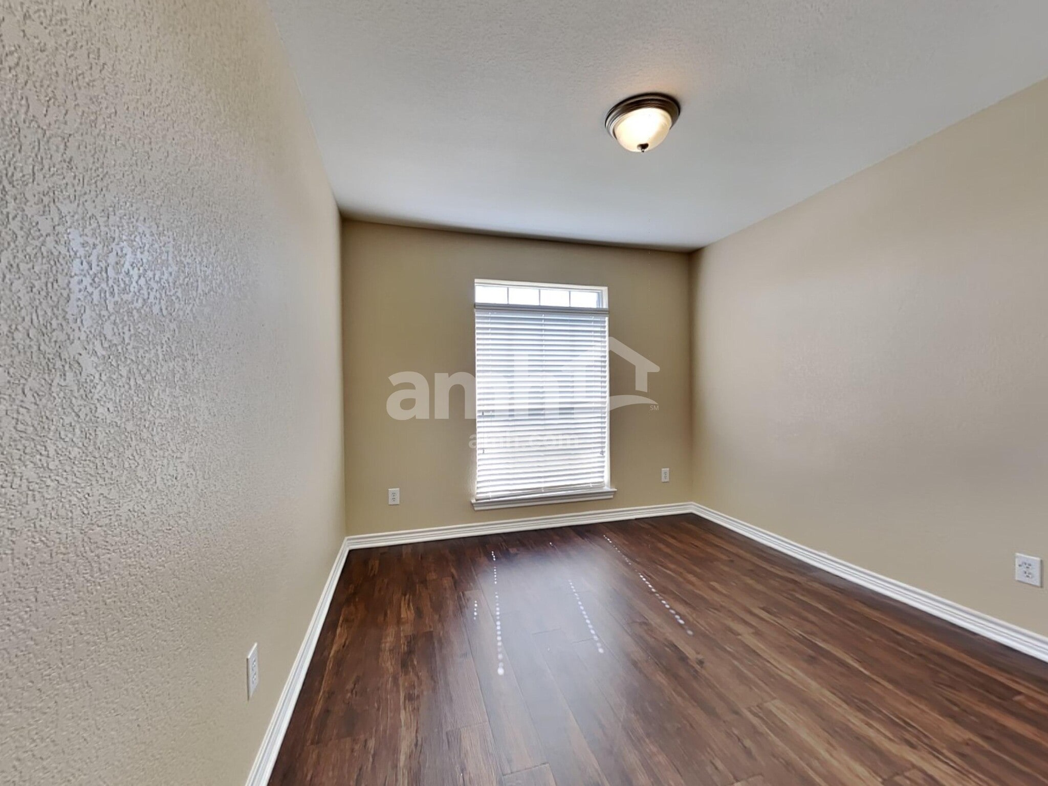 Building Photo - 1702 Griffin Ln