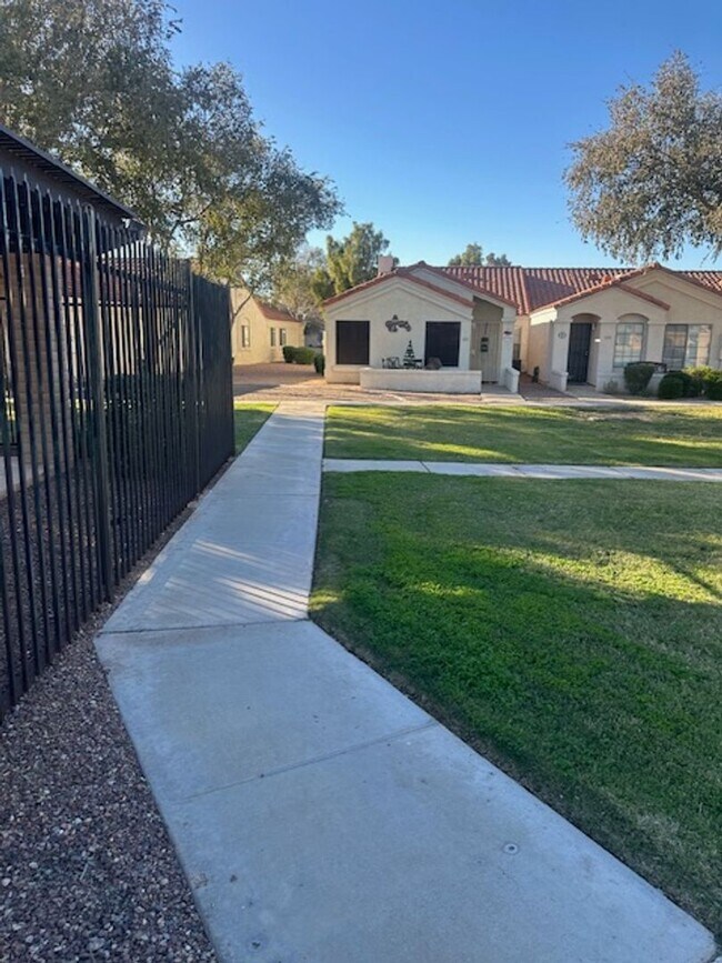 Building Photo - $2,000 For Rent A Lovely 3 Bed 2 Bath 1.673 Sq. Ft. Condo, all One Level Home in Chandler 85225!