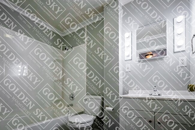 Building Photo - 1710 S Gharkey St