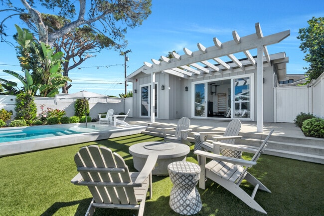 Building Photo - 508 S Juanita Ave