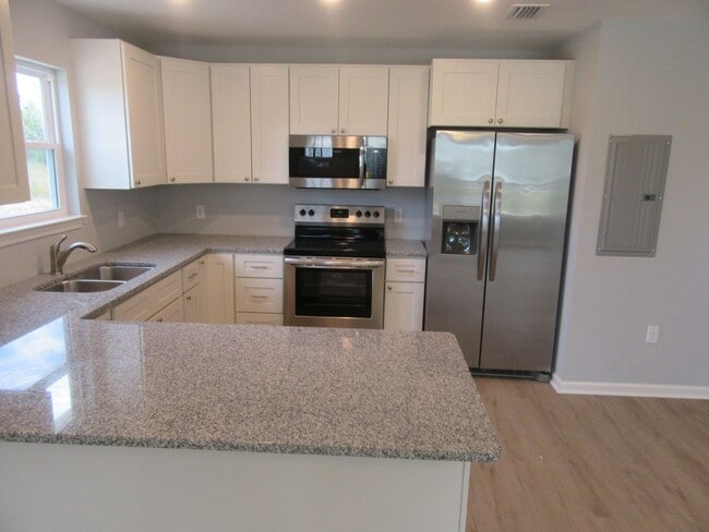 Building Photo - 1132 Mulberry Ave