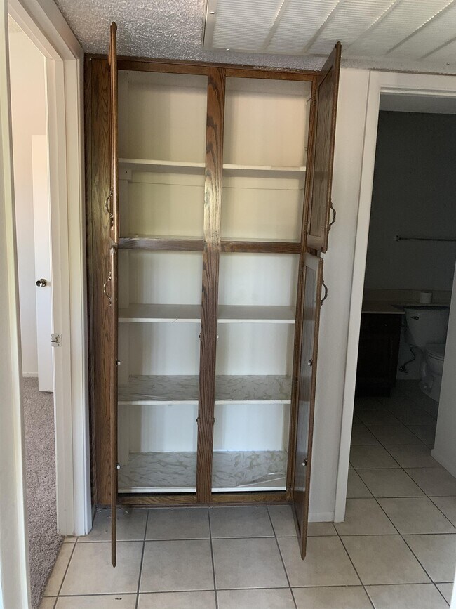 Building Photo - 2182 N Pantano Rd