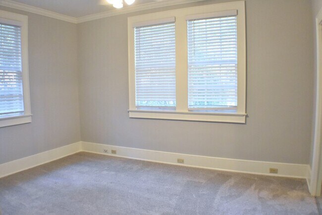 Building Photo - 2417 Blossom St