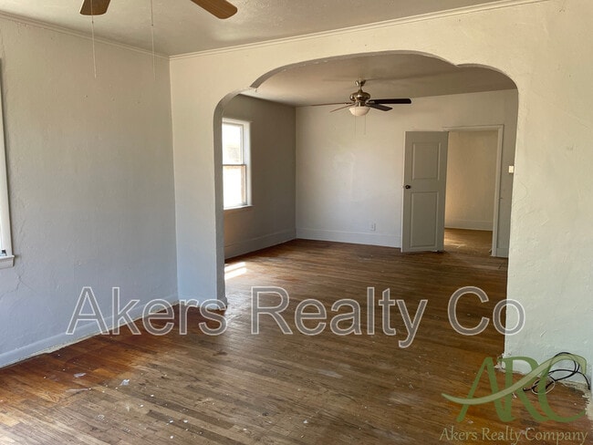 Building Photo - 1413 Cedar St
