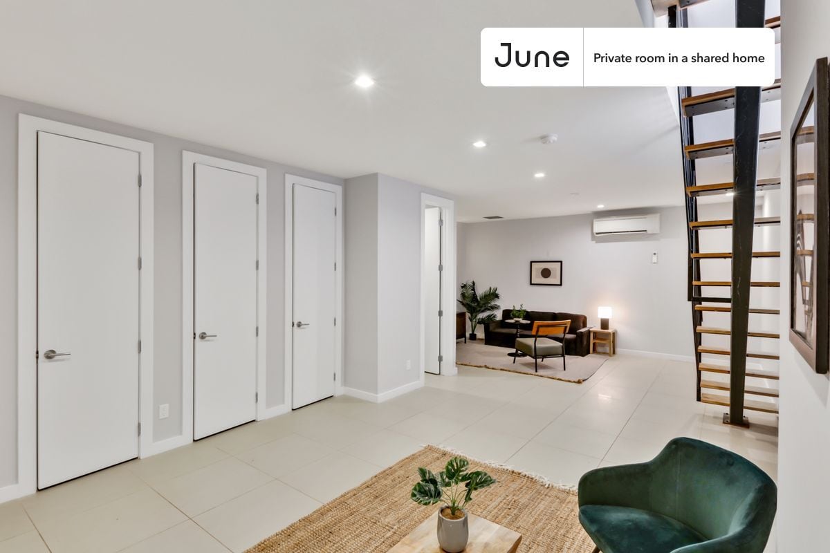 Building Photo - Room in Shared 5 bed/2.5 bath home in Bedford-Stuyvesant