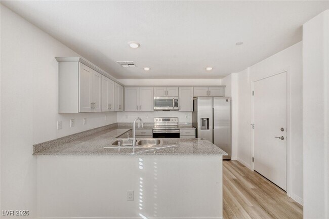 Building Photo - 12186 Scarlet Ember Rd