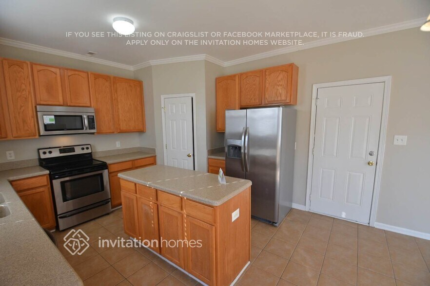 Building Photo - 122 Elgin Ln