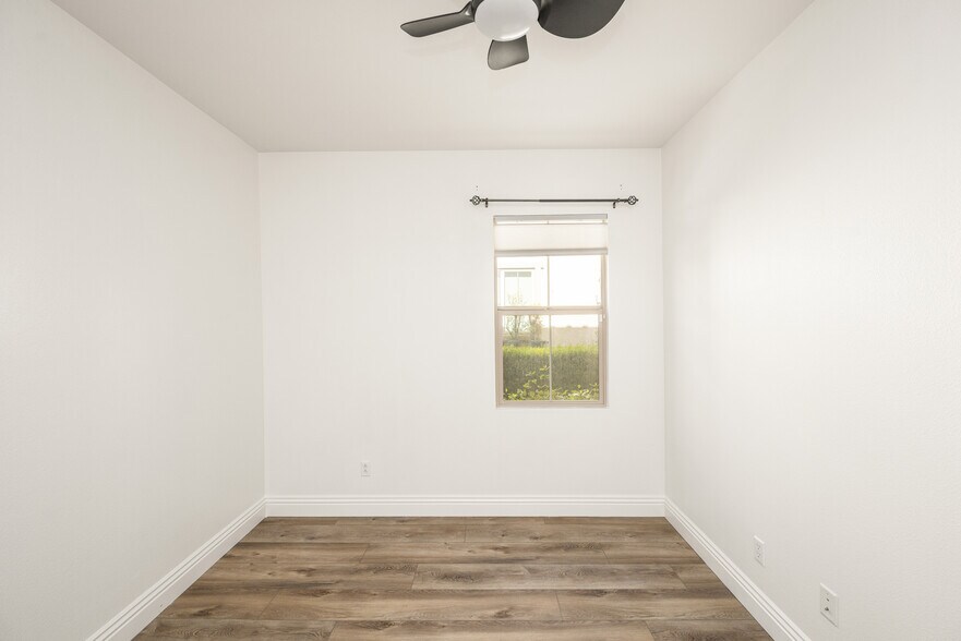 Building Photo - 89 Keepsake