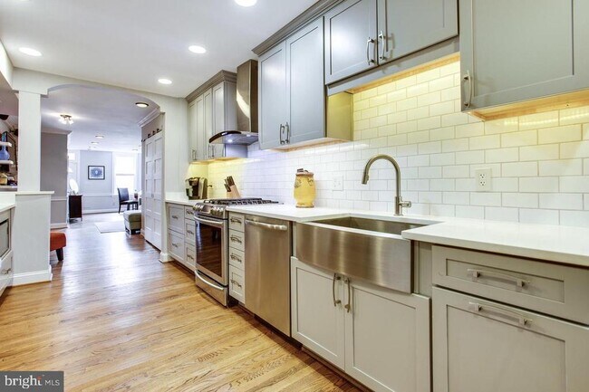 Building Photo - 1523 6th St NW