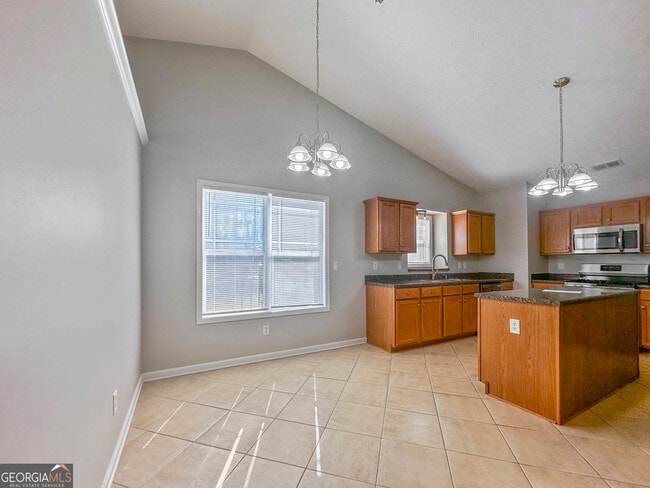 Building Photo - 806 Lilac Ln