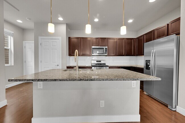 Building Photo - $2,850.00 - 3 Bedrooms, 2.5 Bathrooms, Sin...