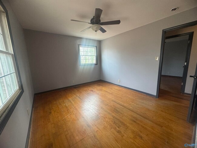 Building Photo - 9527 Hemlock Dr SE