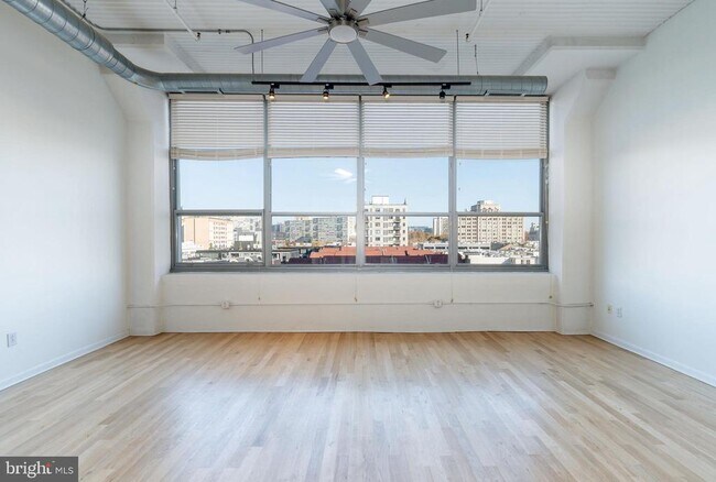 Building Photo - 2200 Arch St