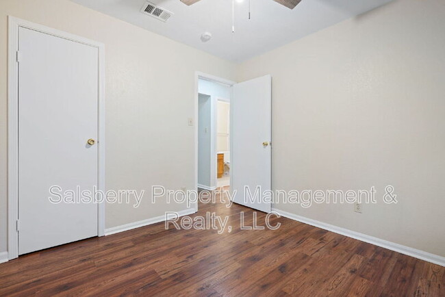Building Photo - 255 Barclay Ave