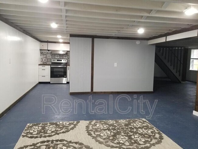 Building Photo - 621 Arlington Ave