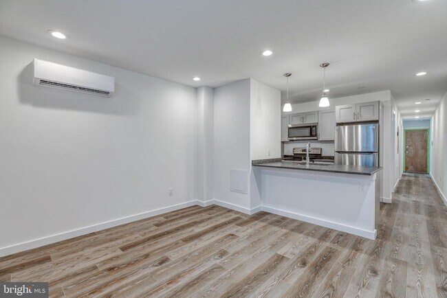 Building Photo - 751 N 43rd St