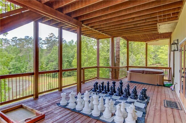 Building Photo - 2870 Roanoke Rd