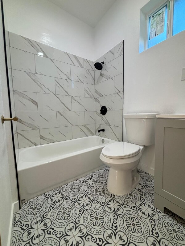 Building Photo - 1628 W 24th St