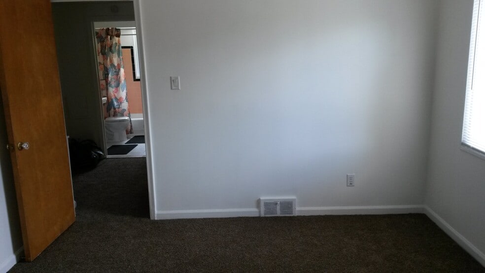 Master Bedroom - 21865 Coolidge Highway