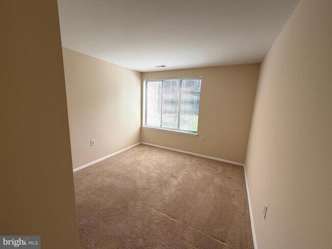 Building Photo - 18131 Chalet Dr