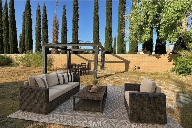 Building Photo - 3715 Club Rancho Dr