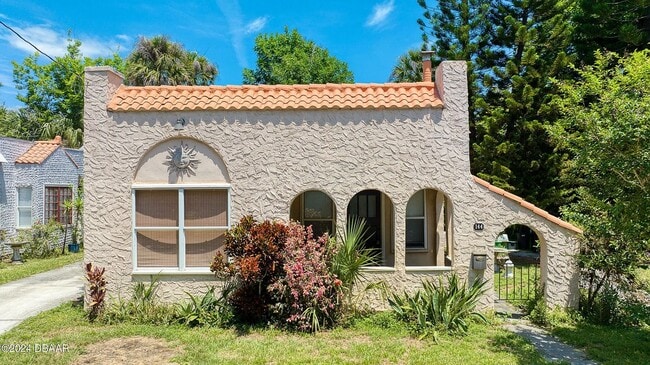 Primary Photo - 2 Bed 1 Bath Home | Pet Friendly | Washer ...