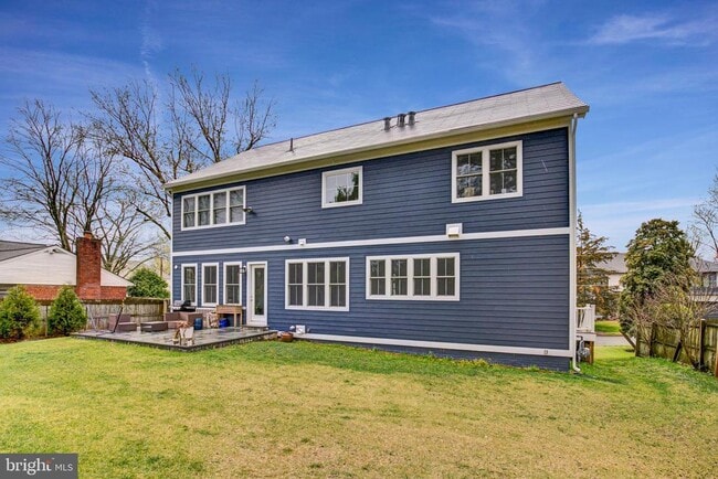 Building Photo - 7018 Statendam Ct