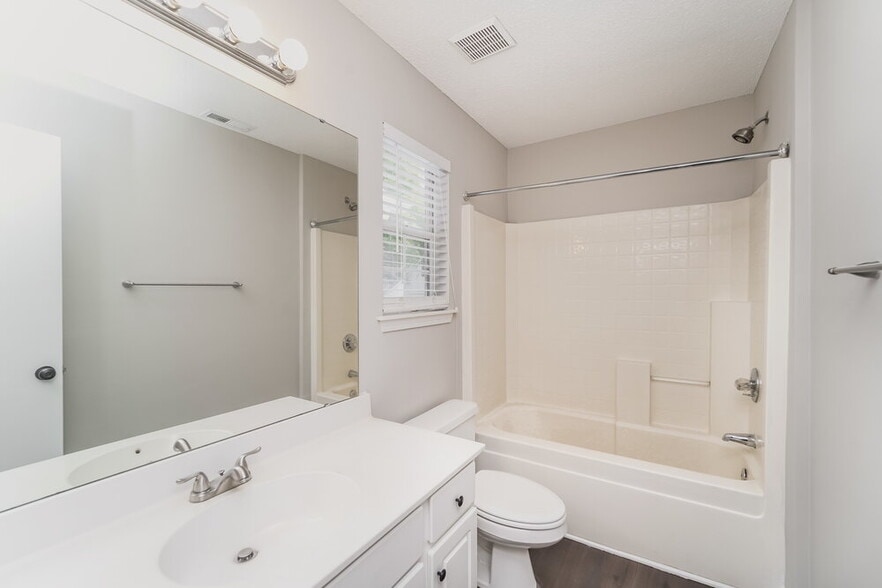 Building Photo - 10342 Battle Ct