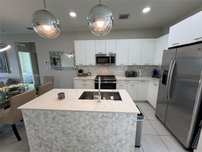 Building Photo - 8001 NW 41st St