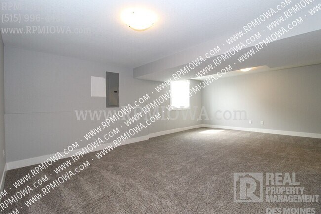 Building Photo - 5374 Destiny Dr