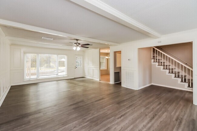 Building Photo - 3823 Glenheather Dr