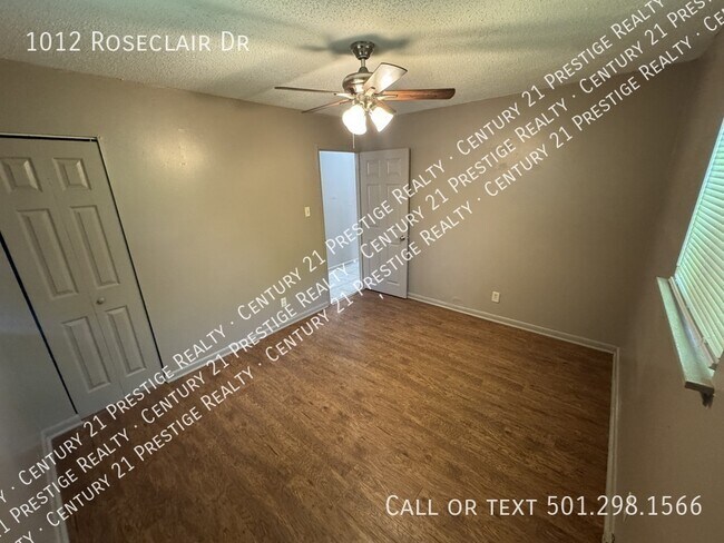 Building Photo - 1012 Roseclair Dr