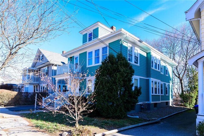 Building Photo - 30 Taft Ave