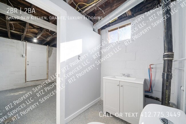 Building Photo - 705 Burbridge St