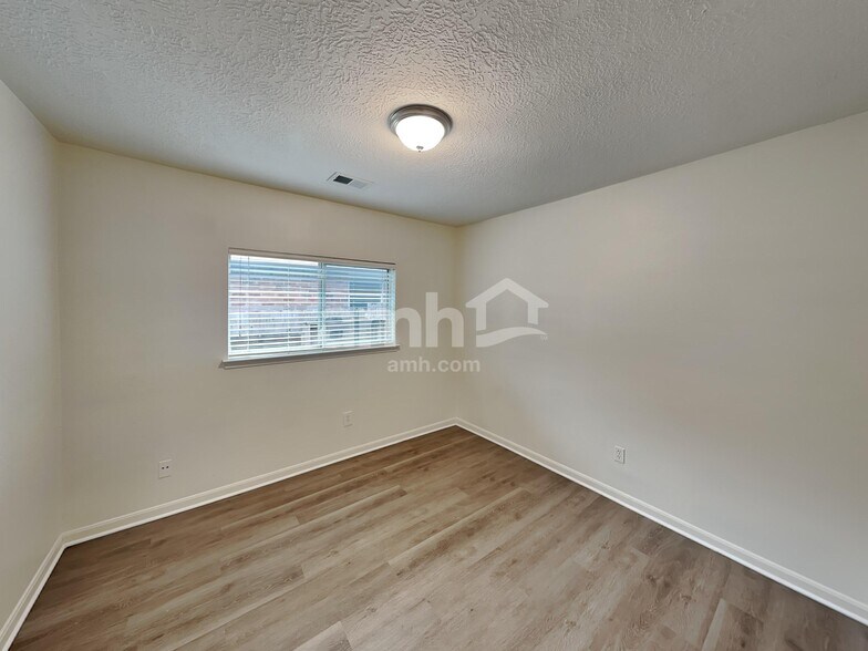 Building Photo - 2338 Colonial Springs Ln