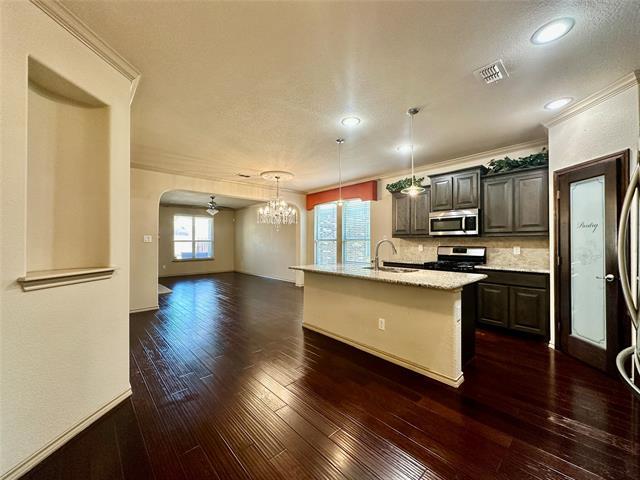 Building Photo - 5205 Glen Meadow Dr