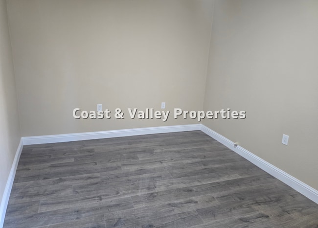 Building Photo - 319 Maple Ave