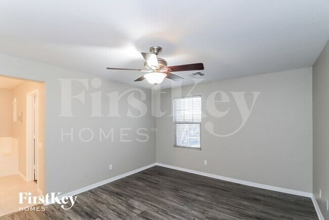 Building Photo - 4741 S Antonio