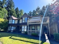 Building Photo - Nice 2 Bed, 1 Bath Lower Unit in Quiet Four-Plex in Tacoma!