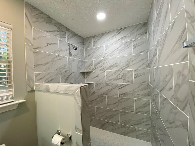 Building Photo - 514 Saddlewood Dr