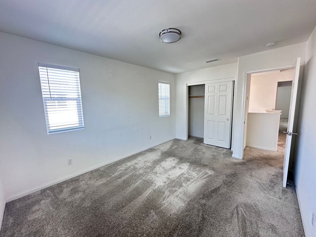 Building Photo - 335 S Carson Ct