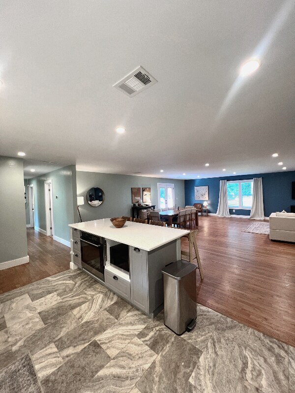Building Photo - 3700 Ashwood Dr SE