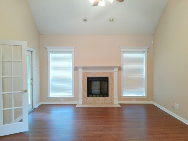 Building Photo - 6413 Marans St