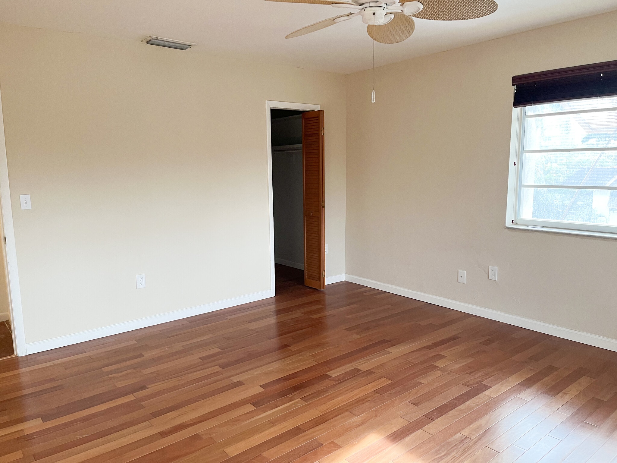 Building Photo - 9394 SW 77 Avenue