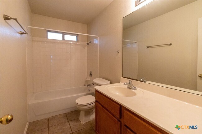 Building Photo - 3803 Lyna Ct