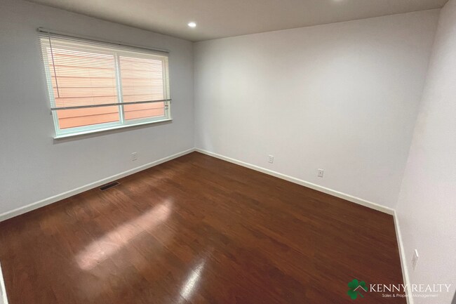 Building Photo - Spacious Six Bedroom, Three Bathroom Home ...