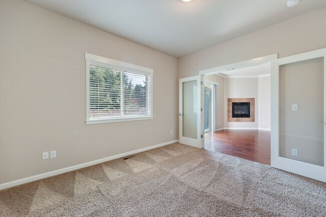Building Photo - 4335 17th Way NE