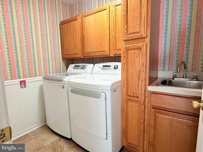 Building Photo - 15 Moonlight Ct