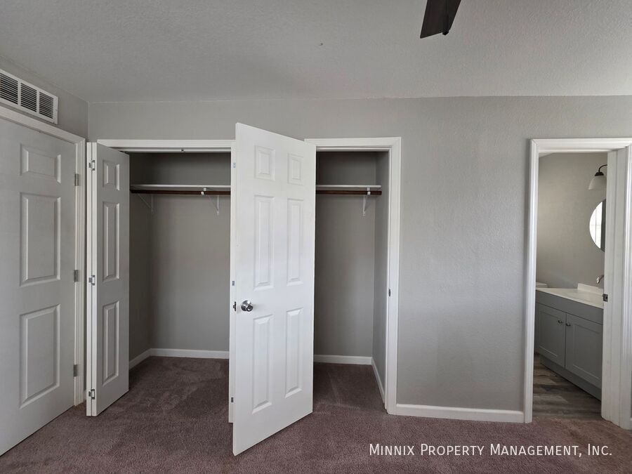 Building Photo - 4603 Mercedes Dr