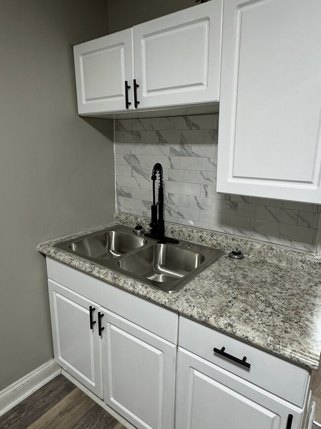 Primary Photo - 3623 Parrish Ave